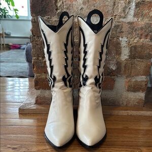 Women's Cream and Black Western Boots
